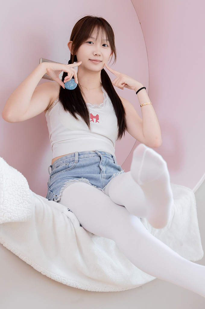 W231-高跟鞋、厚白丝、裸足