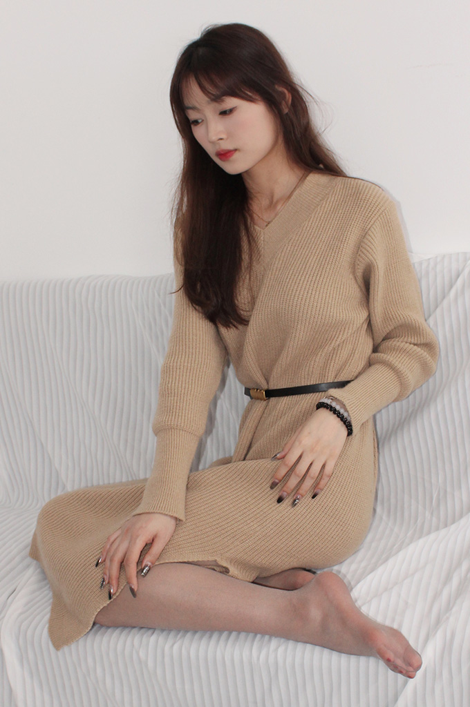 W233-灰色丝袜（脚尖加固）、高跟凉鞋、裸足