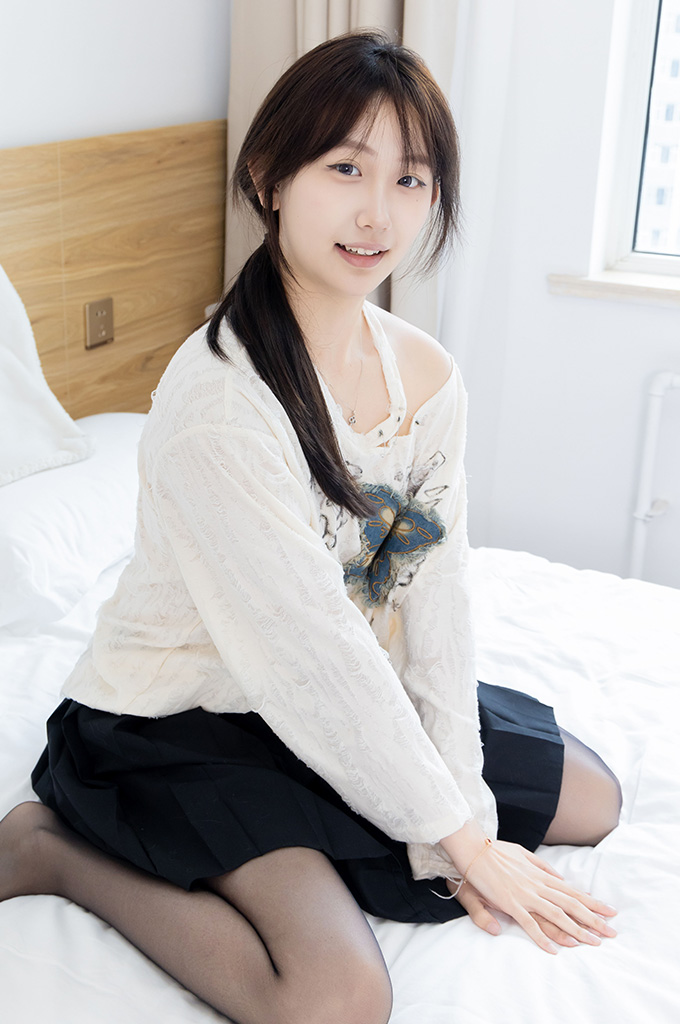 W280-长靴、白棉袜、薄黑丝