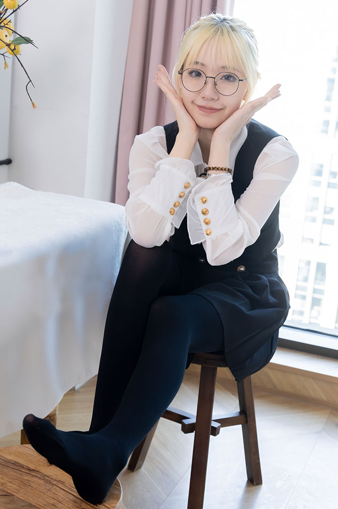 W331-皮鞋、厚黑丝、瑜伽动作